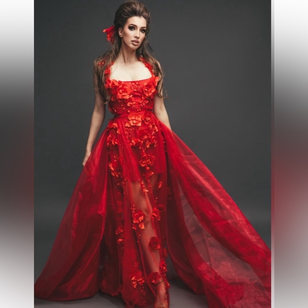 Lucia’s Sarto red maxi gown dress size medium
